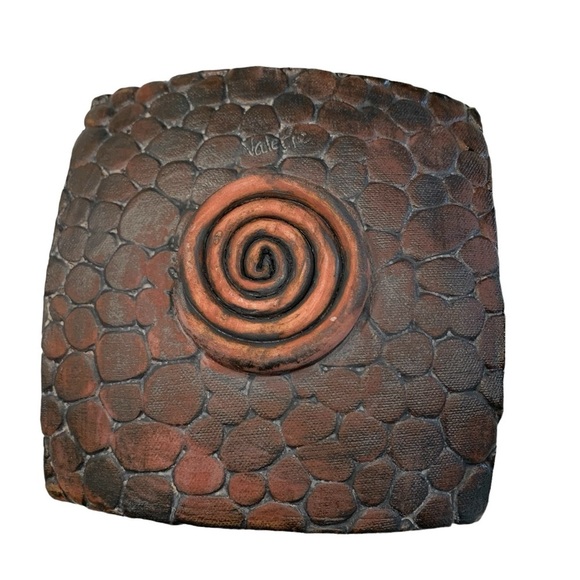 Valerie red pebble style square ceramic tray dish @ 6”. - Picture 4 of 5